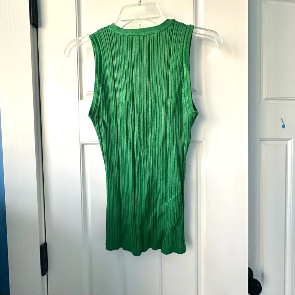 White House Black Market Green Sleeveless Ribbed V-Neck Tank w/Snap Accents. Med - Picture 5 of 9